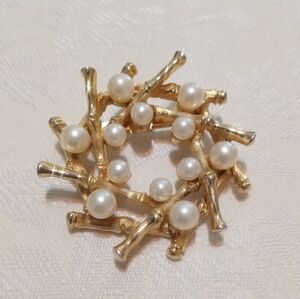 Vtg Faux‎ Pearl And Gold Tone Bamboo Wreath Brooch Pin 1.5"